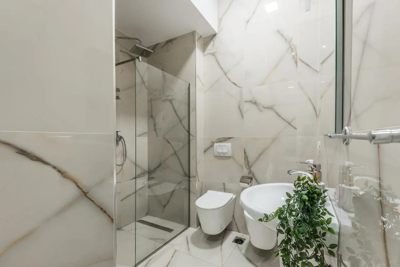 Blue Sensation Brand New Apartment In The City Main Square 100 Mbs Durrës