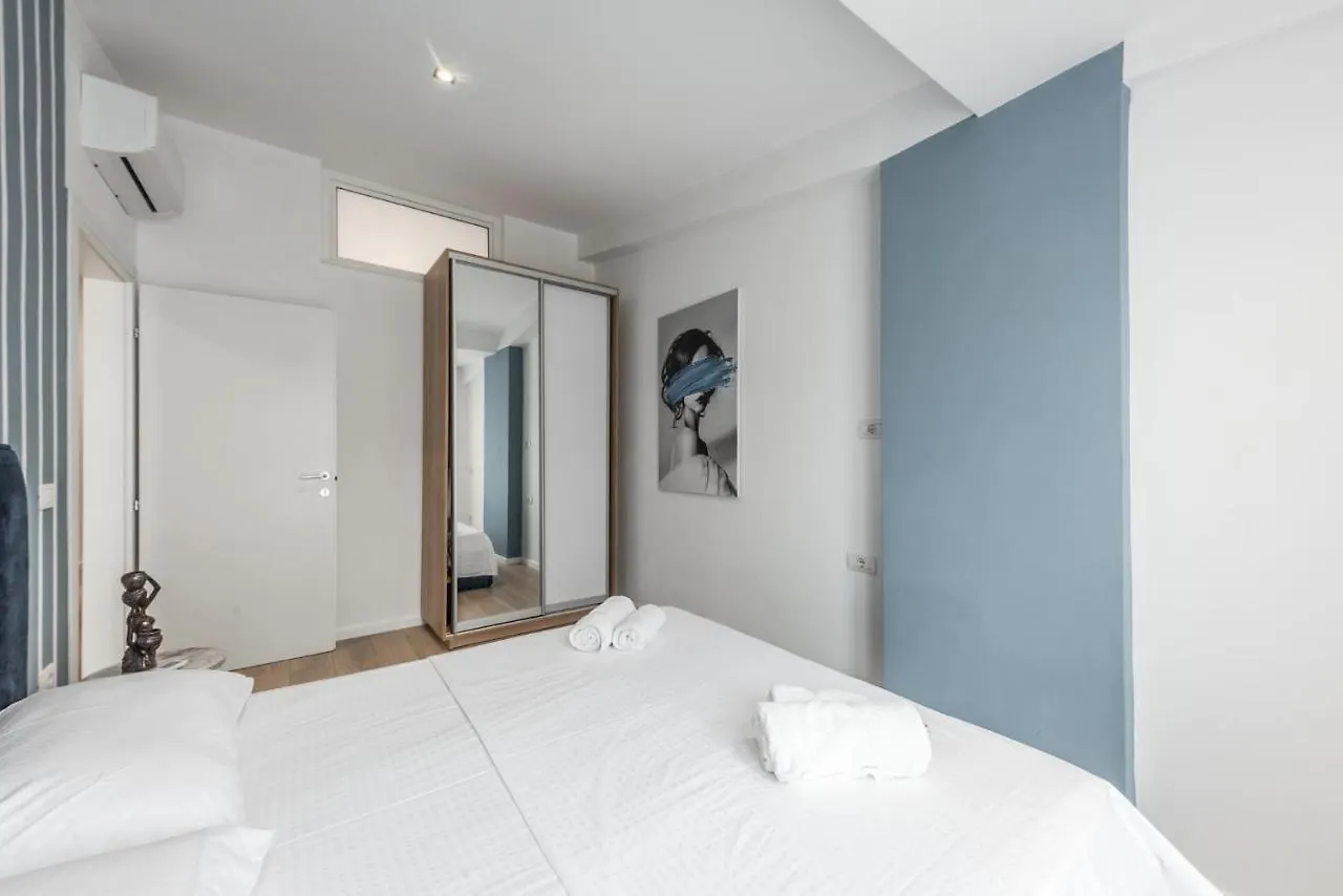 Blue Sensation Brand New Apartment In The City Main Square 100 Mbs Durrës